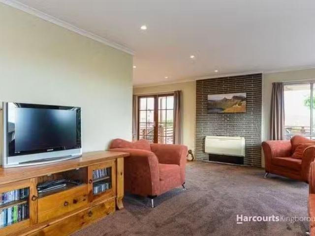 Charming 3 Baynton Street, KINGSTON, TAS 7050 House for Rent