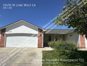 Charming 3 Bed, 2 Bath Boise Duplex with Vaulted Ceilings & Fenced Yard
