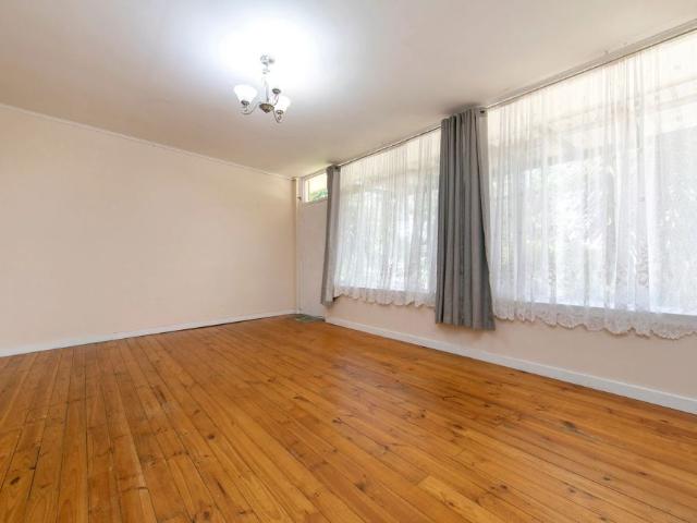 Charming 3 Bed Family Home Spacious Yard + Great Location
