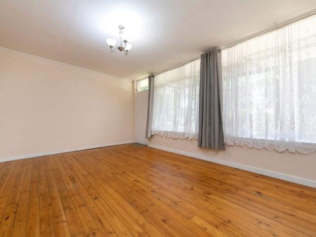 Charming 3 Bed Family Home Spacious Yard + Great Location