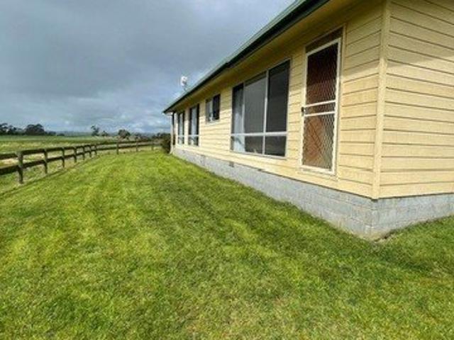Charming 3 Bed Home in Christmas Hills