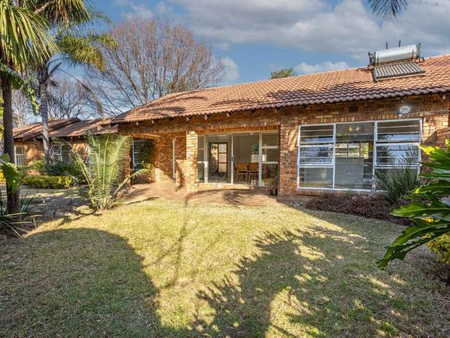 Charming 3 Bed Home with Pool & Solar Power