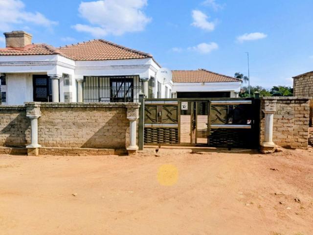 Charming 3 Bed Home with Patio in Mabopane