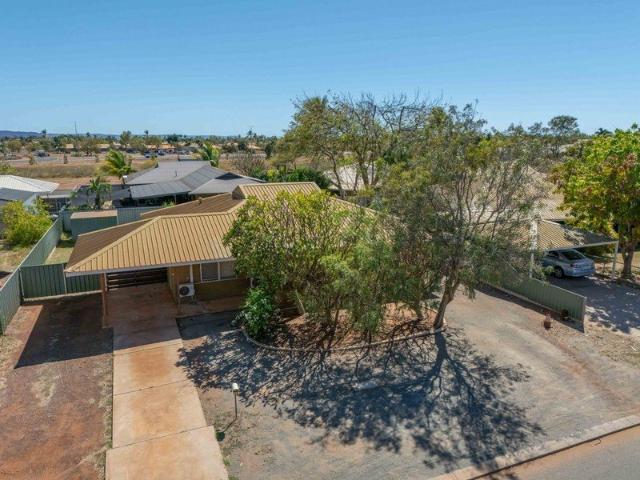 CHARMING 3 BEDROOM 1 BATHROOM HOME WITH PLENTY OF POTENTIAL