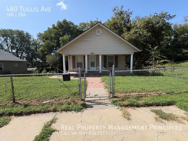 Charming 3 bedroom, 2 bath home! Deposit free with Obligo
