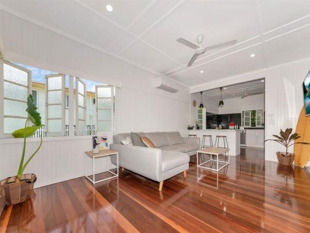 CHARMING 3 BEDROOM 2 BATHROOM HOME IN GARBUTT!
