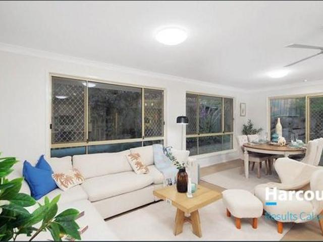 Charming 3 bedroom, 2 bathroom house offers a perfect blend of comfort and style!