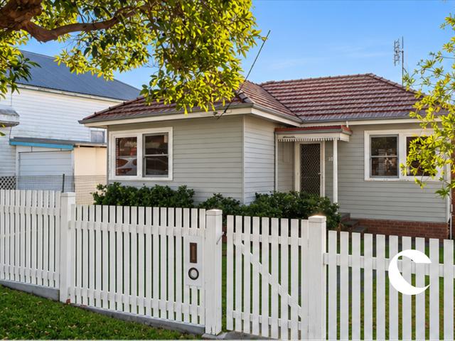 Charming 3 Bedroom Cottage!