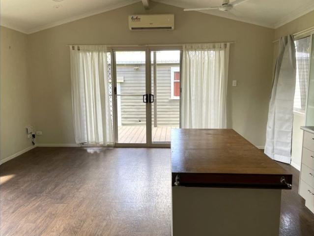CHARMING 3 BEDROOM COTTAGE IN THE HEART OF AMAMOOR