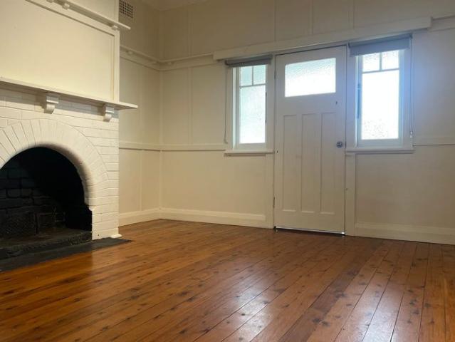Charming 3 Bedroom Cottage in the Heart of Moss Vale – Available Now!