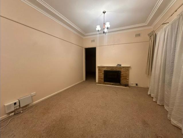Charming 3 Bedroom Cottage in a Convenient Location – $750 per week