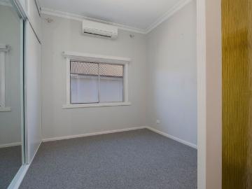 Charming 3 Bedroom Cottage in Prime City Fringe Location