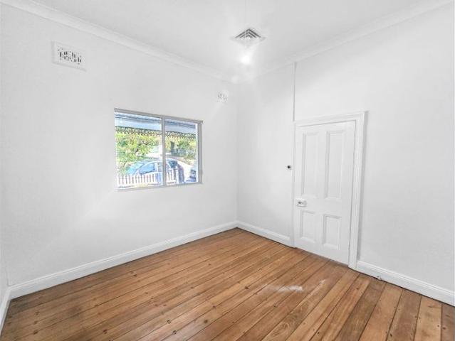 Charming 3 Bedroom Character Home in Ultra Convenient Arncliffe Location