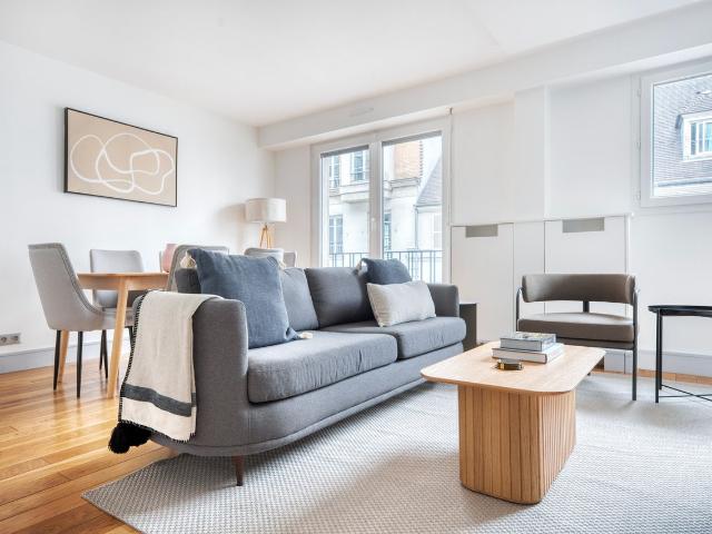 Charming 3 Bedroom Apartment in Batignolles, Paris Amsterdam Apartments for Rent
