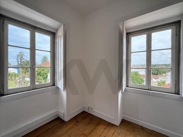 Charming 3 bedroom apartment in Colares