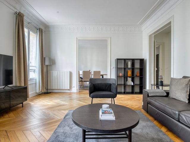 Charming 3 Bedroom Apartment in the Heart of Paris