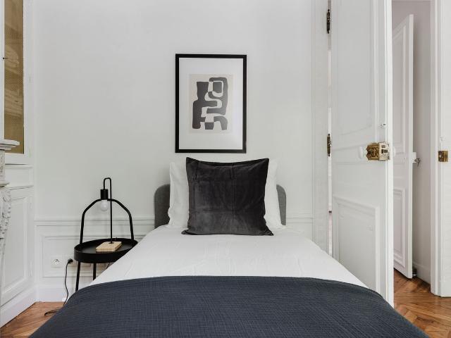 Charming 3 Bedroom Apartment in the Heart of Paris, Paris Amsterdam Apartments for Rent