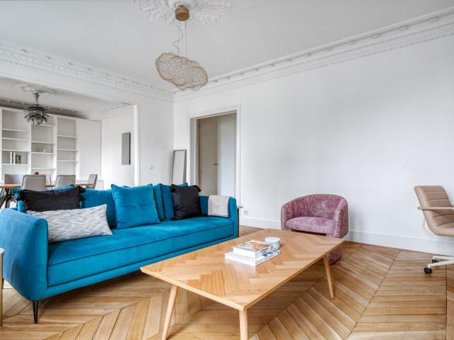 Charming 3 Bedroom Apartment with City Views
