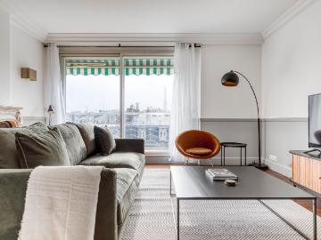 Charming 3 Bedroom Apartment with Balcony in Chaillot, Paris Amsterdam Apartments for Rent