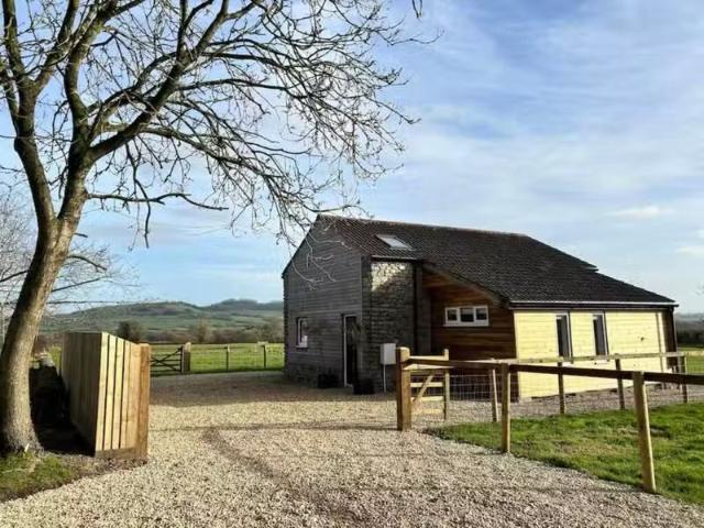 Nice 3 bedroom barn conversion for rent in Southwood, Evercree.