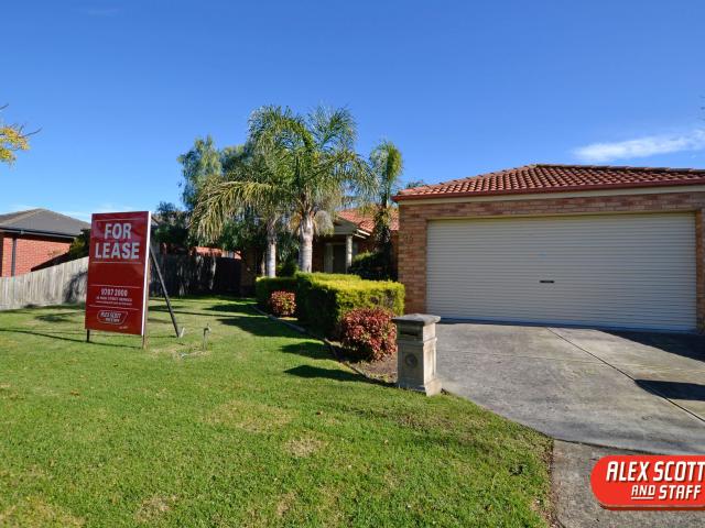 Charming 3 Bedroom Berwick Home with Wetlands View & Double Garage