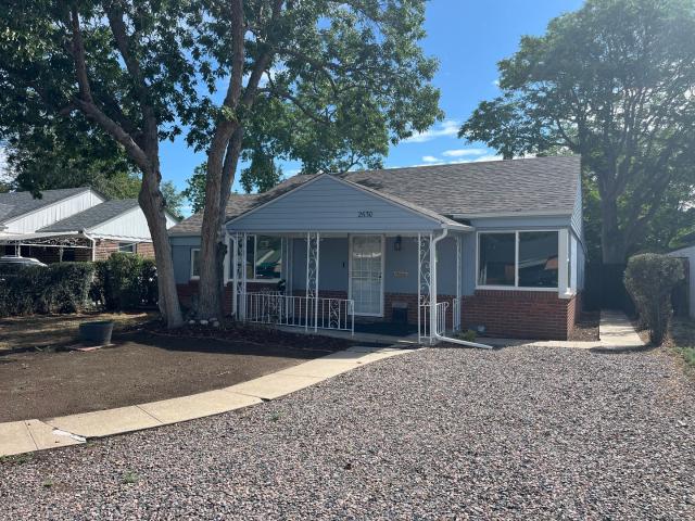 Charming 3 Bedroom Brick Home in North Park Hill – Spacious Yard & Finished Basement