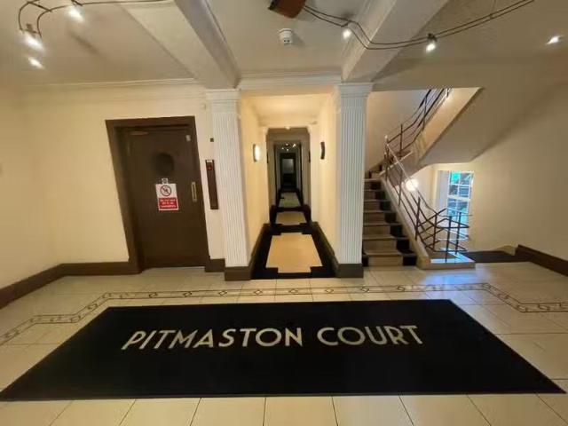 Just in! 3 bedroom ground floor flat for rent in Goodby Road.