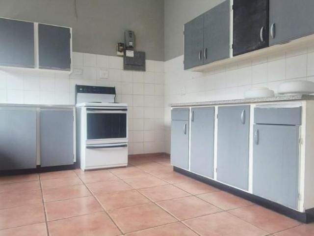 Charming 3 Bedroom Family Home in Bo Dorp Available Immediately