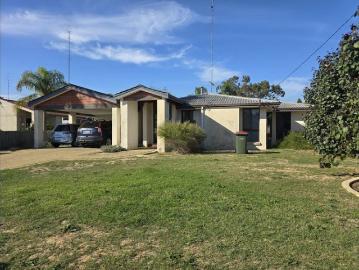 Charming 3 Bedroom Family Home in East Bunbury
