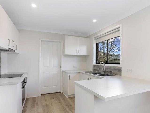 Charming 3 Bedroom Family Home in Prime South Penrith Location!