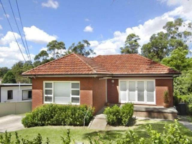 Charming 3 Bedroom Family Home with District Views