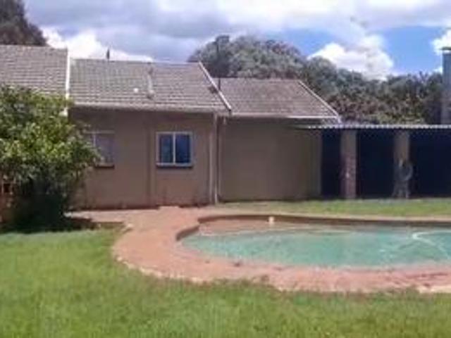 charming 3 bedroom family home to le.