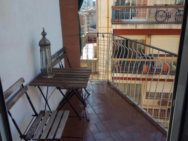 Charming 3 bedroom flat with a balcony, in L'Hospitalet de Llobregat
