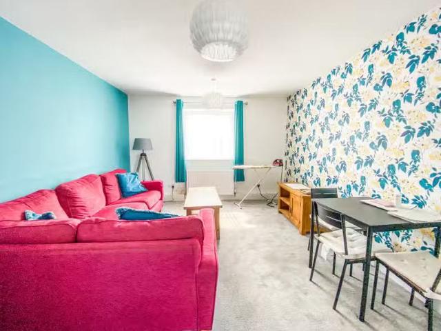 Just in! 3 bedroom flat for rent in Southmead Road, Westbury O.