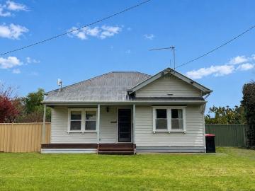 Charming 3 Bedroom House!
