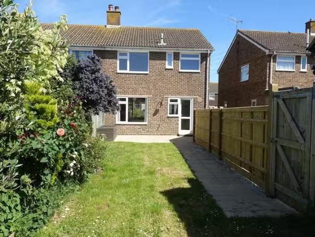 Deal! 3 bedroom house for rent in Aylesbury Avenue, Eastbourne.