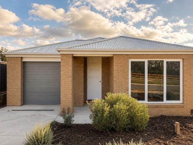Charming 3 Bedroom House in Campbells Creek