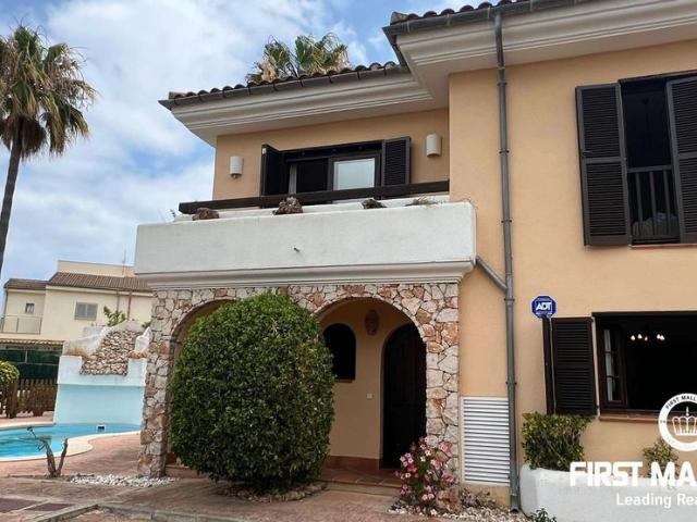 Charming 3 bedroom house just 200 meters from the beach