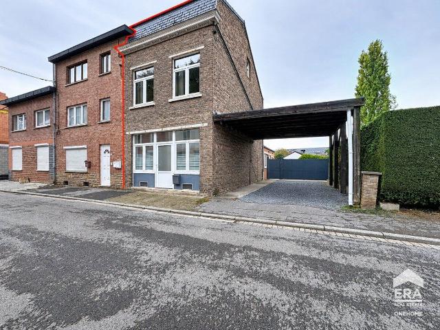 Charming 3 bedroom house with a garden