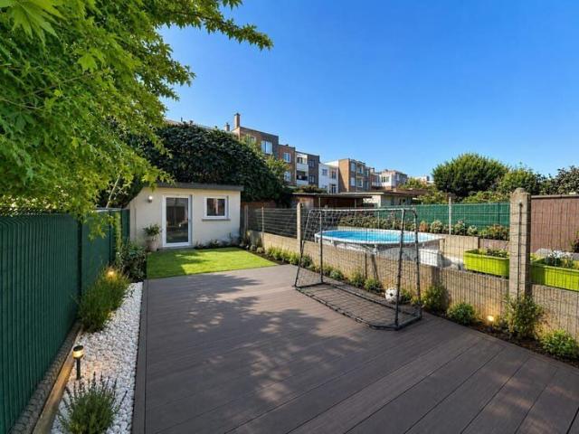CHARMING 3 BEDROOM HOUSE WITH A TERRACE AND GARDEN