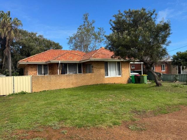 Charming 3 Bedroom House with Double Car Spaces and Shady Patio in Withers