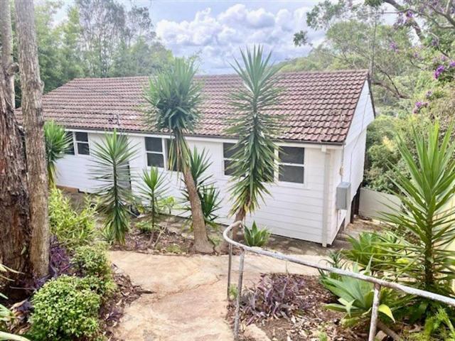 CHARMING 3 BEDROOM HOUSE WITH GREAT VIEWS