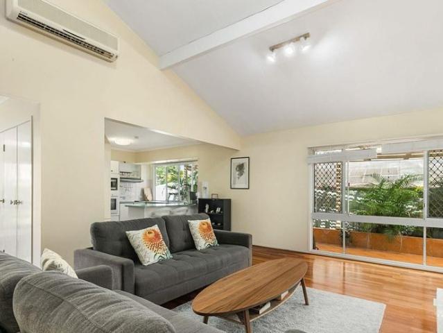 CHARMING 3 BEDROOM HOME