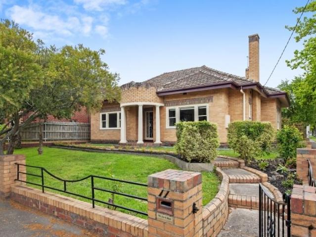 Charming 3 Bedroom Home with Art Deco Elegance in Prime Location