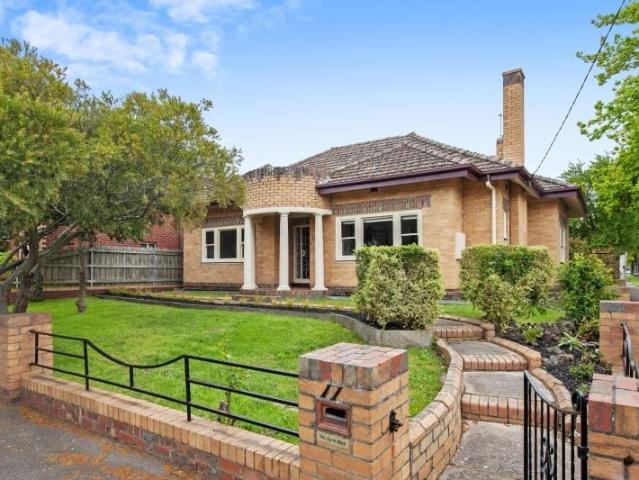 Charming 3 Bedroom Home with Art Deco Elegance in Prime Location