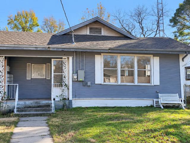 Charming 3 Bedroom Home with Classic Character in Corsicana