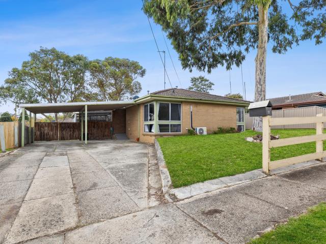 Charming 3 Bedroom Home with Entertaining Area in Mount Pleasant
