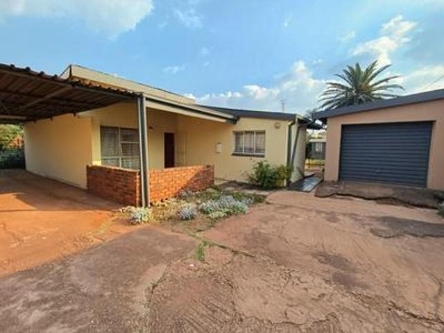 charming 3 bedroom home with great p.