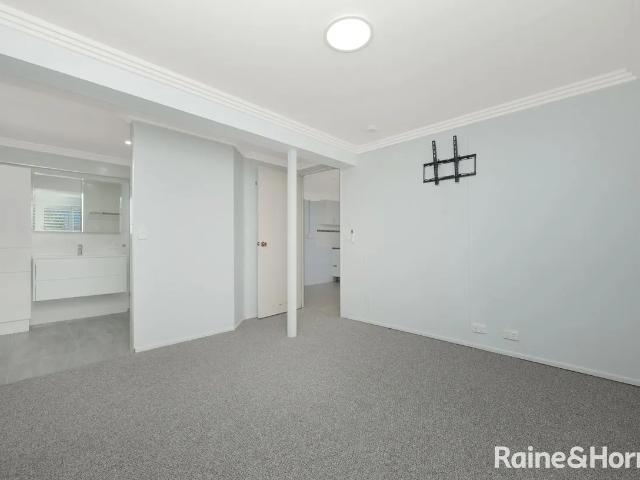 Charming 3 Bedroom Home with Horse Stables $600 Per Week