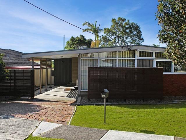 CHARMING 3 BEDROOM HOME CENTRAL LOCATION